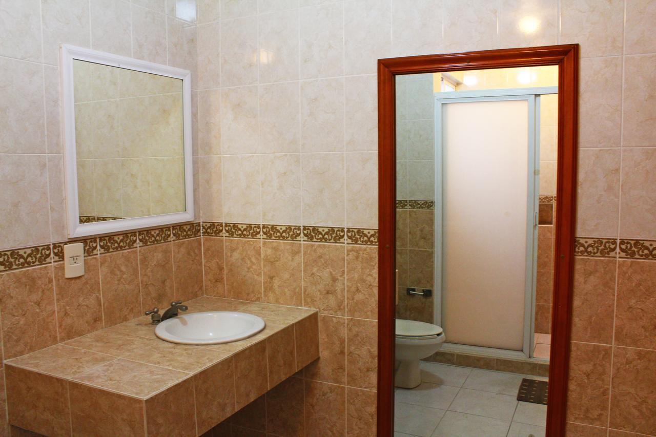 Hotel Real De Cortes Los Reyes  Екстер'єр фото