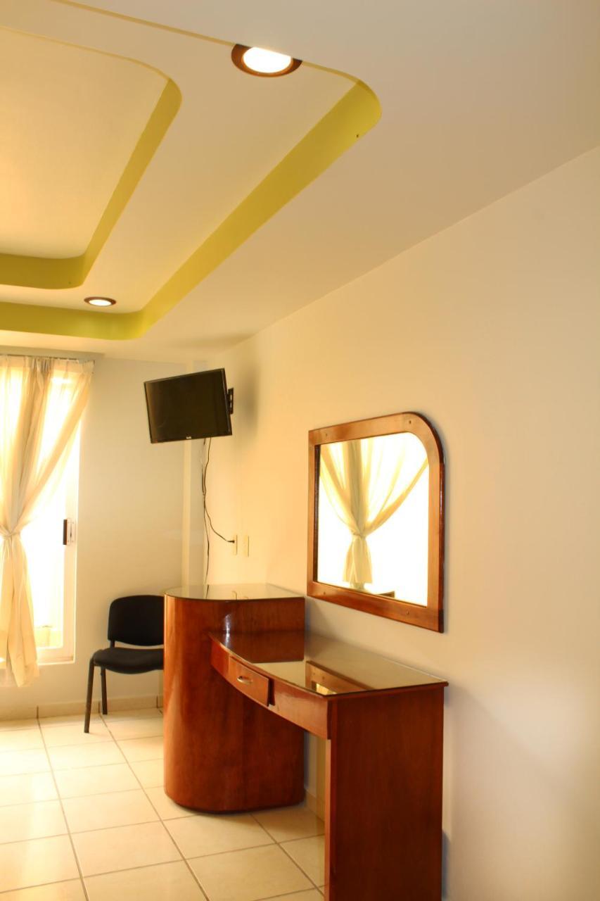 Hotel Real De Cortes Los Reyes  Екстер'єр фото